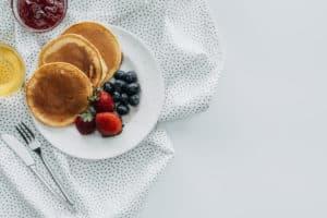 Teller mit frischen Poffertjes